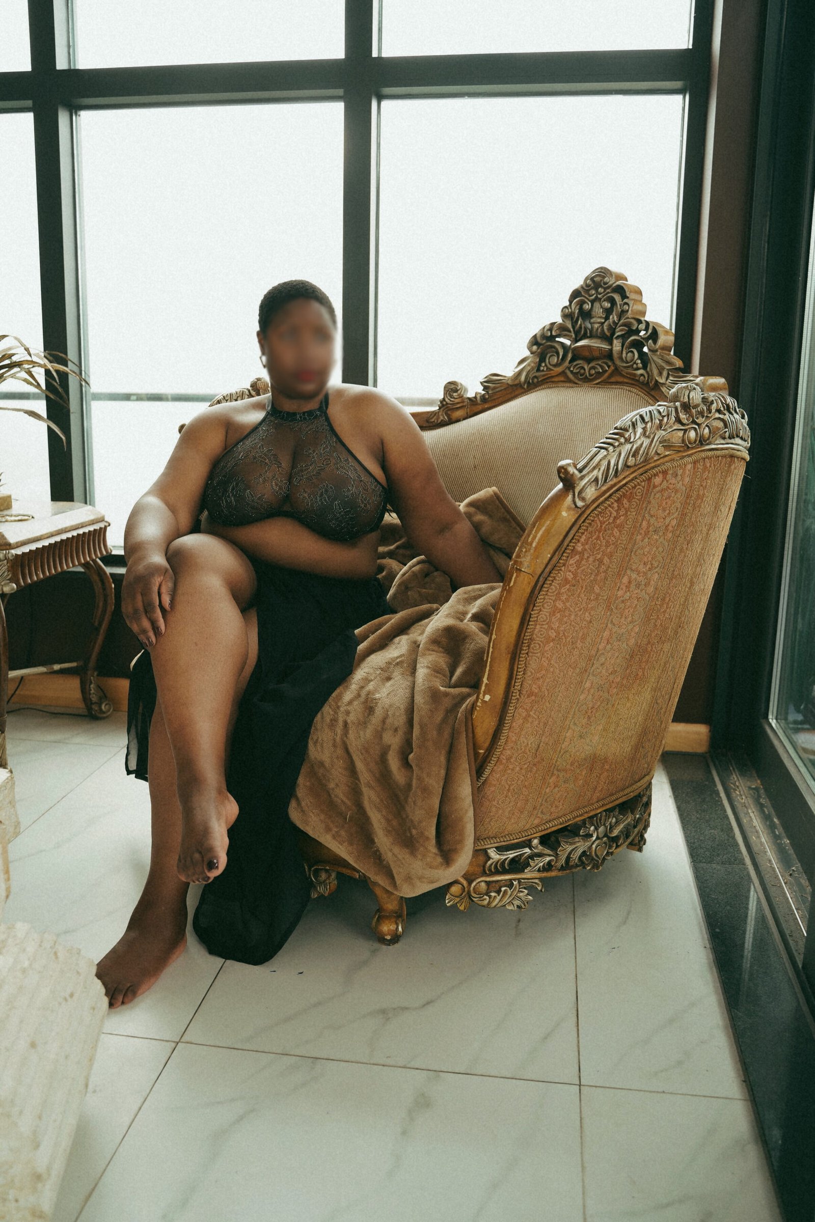 Dominatrix in London session space, also touring to Cambridge and Bath